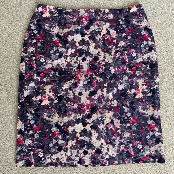 Talbots pencil skirt 4P - Picture 2 of 9